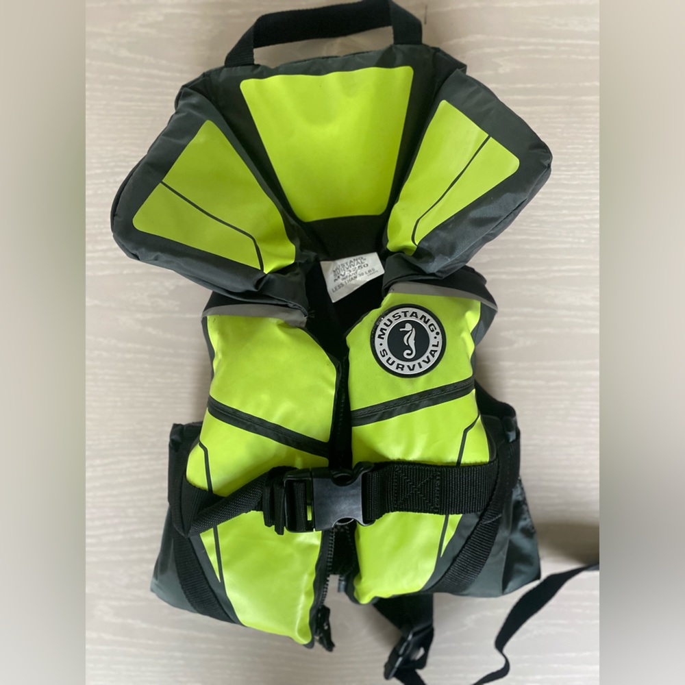 Mustang Lil' Legends 100 Child Vest (life jacket) - up to 30Lbs